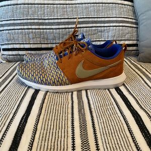 Nike Roshes shoes